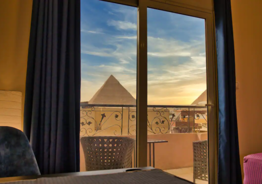 Superior Double Room with Pyramids View (Sky 3)