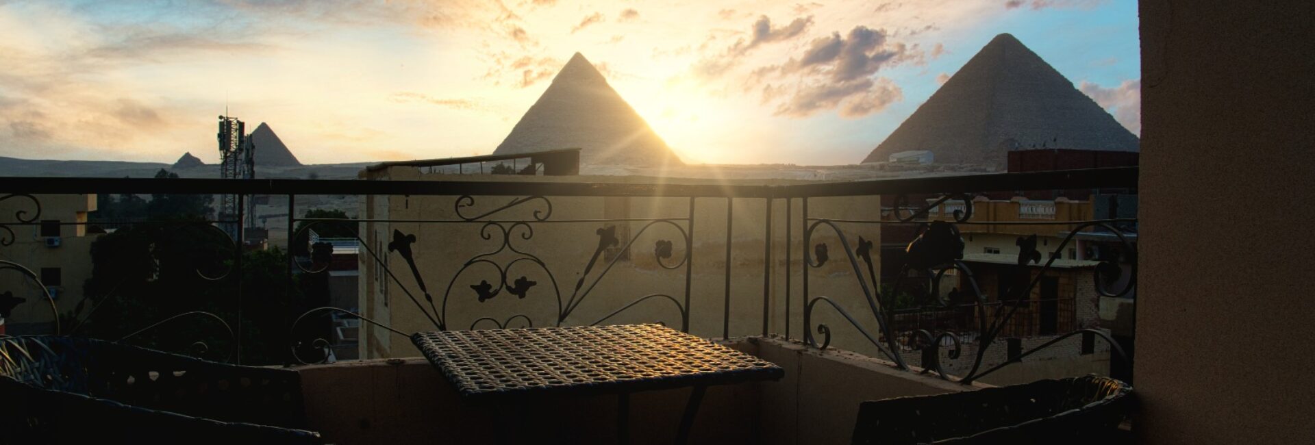 Superior Single Room with Pyramids View (Sky 1)