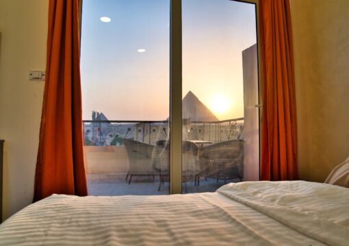 Superior Single Room with Pyramids View (Sky 1)