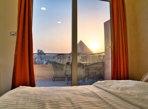 Superior Single Room with Pyramids View (Sky 1)