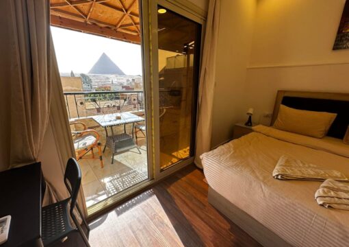 Superior Double Room with Pyramids View (Sky 4)